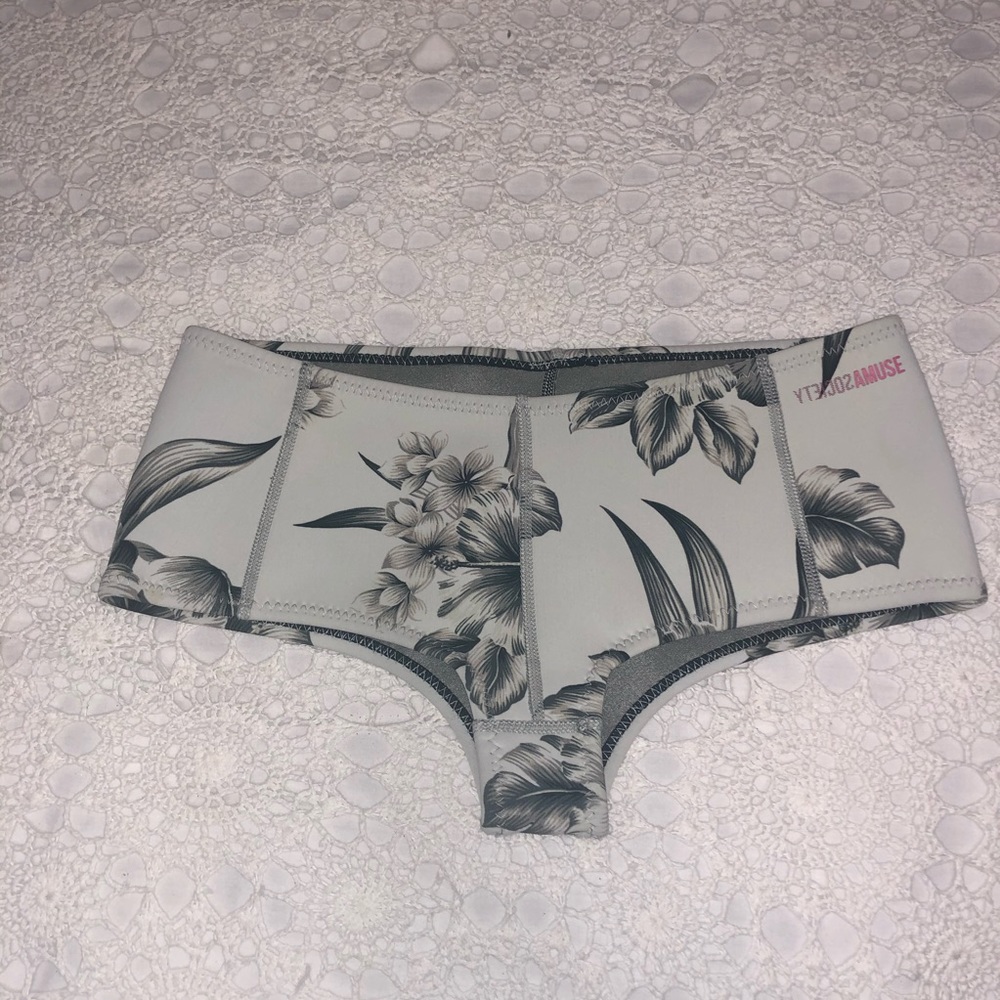 Amuse Society wetsuit bottom
